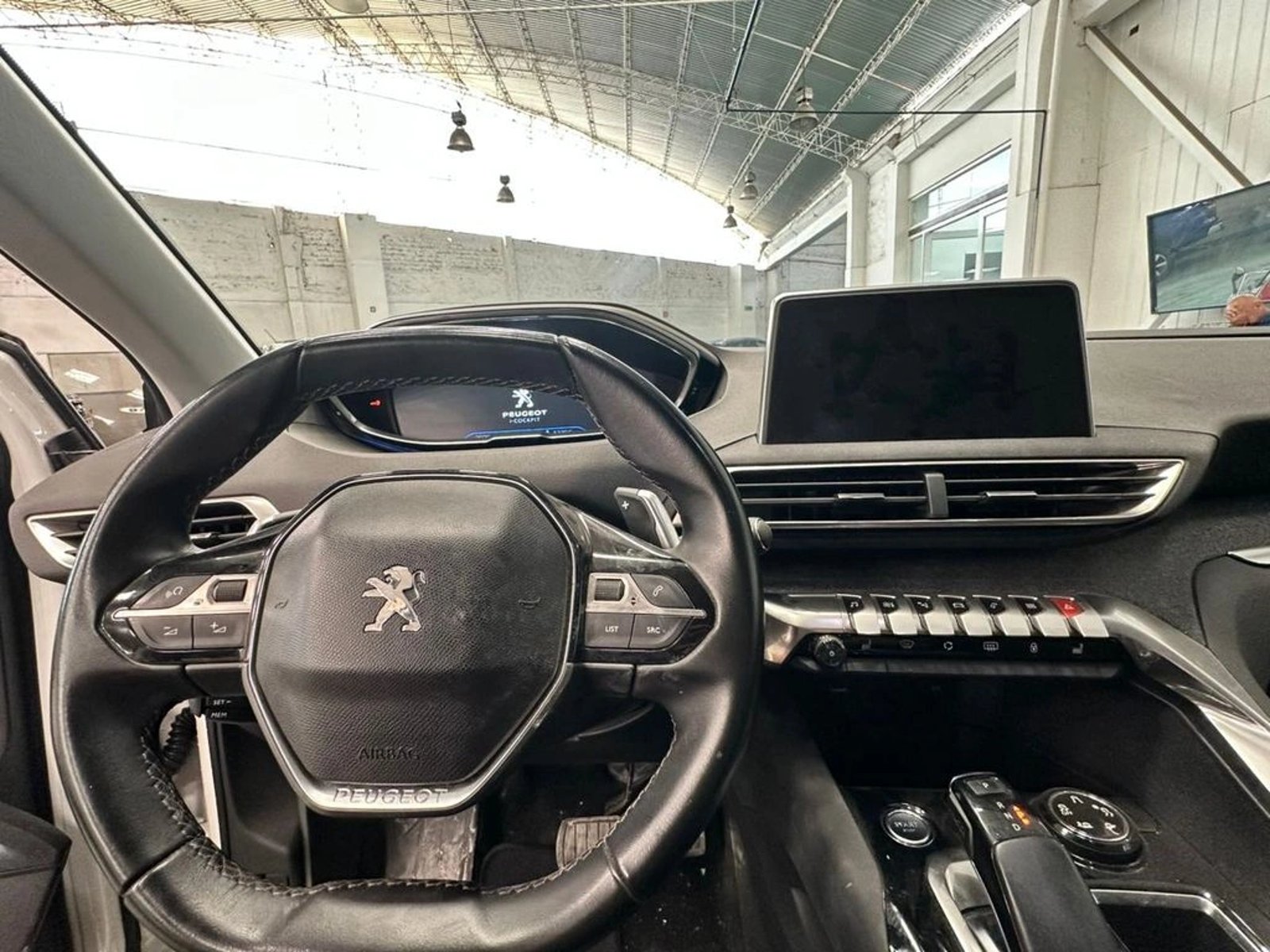 PEUGEOT 3008 Allure 1.6 THP 165HP EAT6 2018 - Imagen 10 de 15