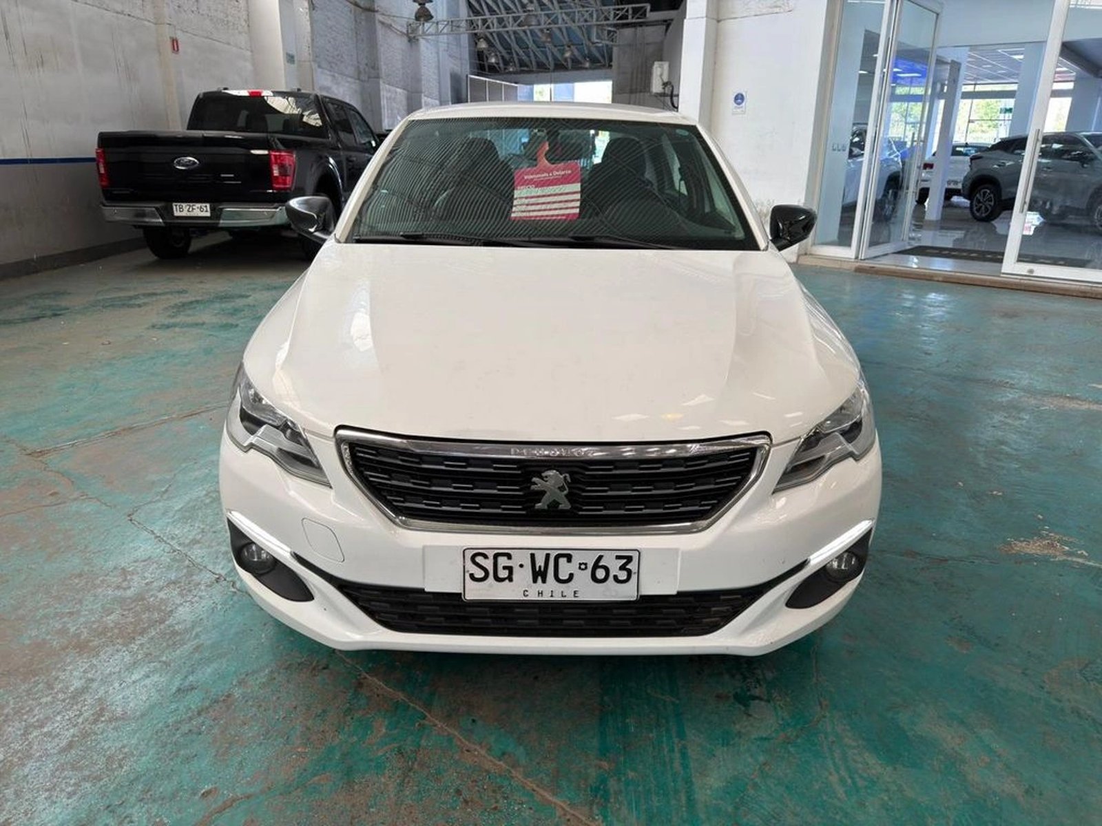 PEUGEOT 301 Allure II Hdi 92 2023 - Imagen 9 de 17