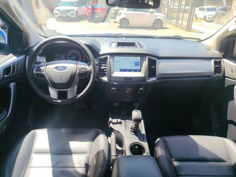 Ford RANGER Limited 4x4 3.2L 2023 - Imagen 12 de 16