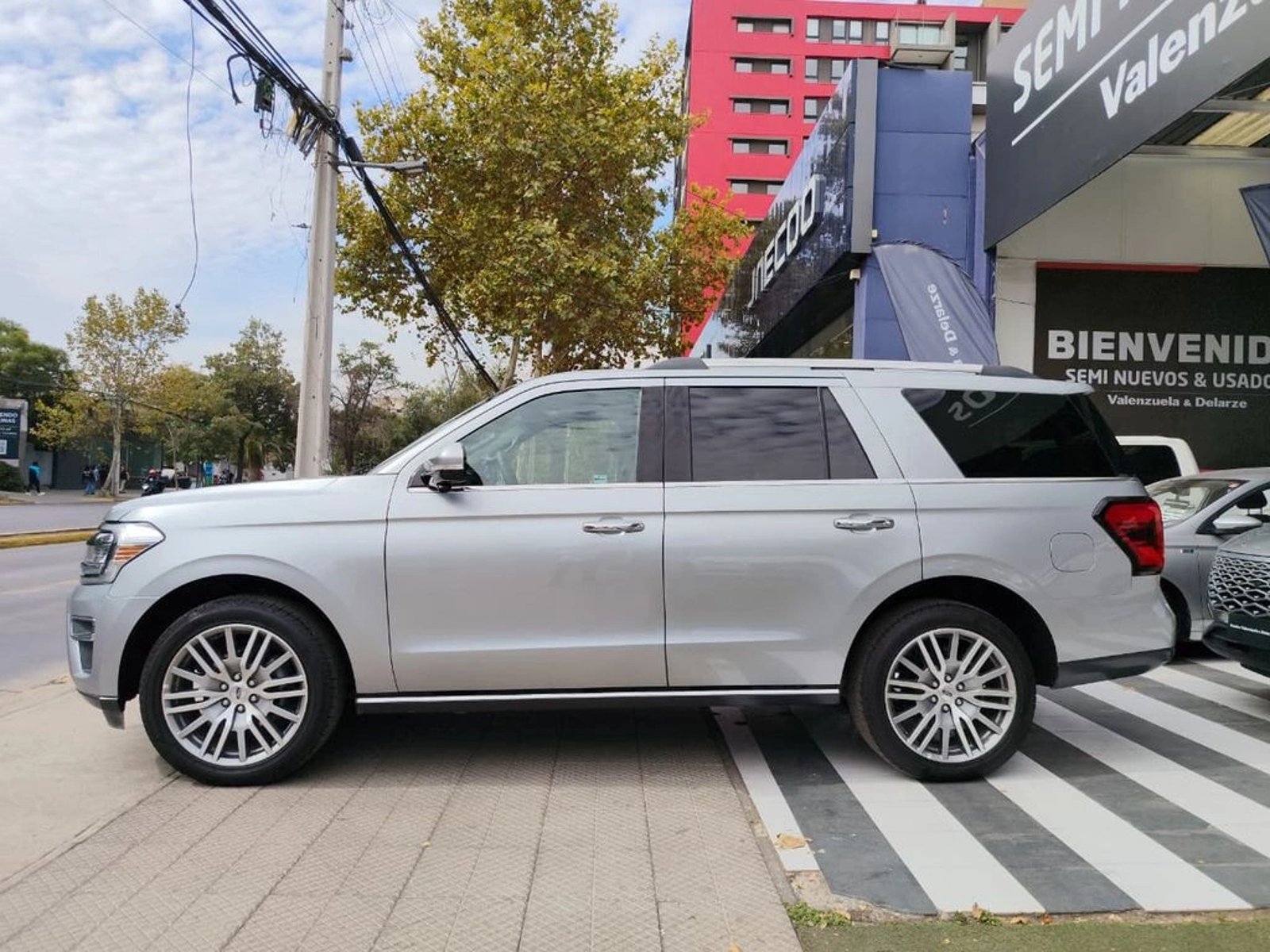 Ford EXPEDITION 3.5 LIMITED 4WD AT 5P 2023 - Foto 4 de 20