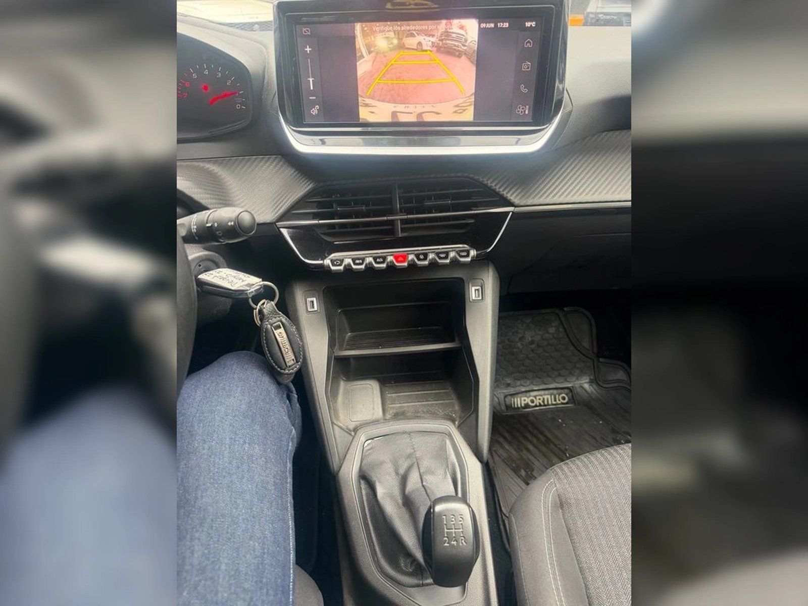 Peugeot 208 Style Puretech 75 2023 - Imagen 12 de 13