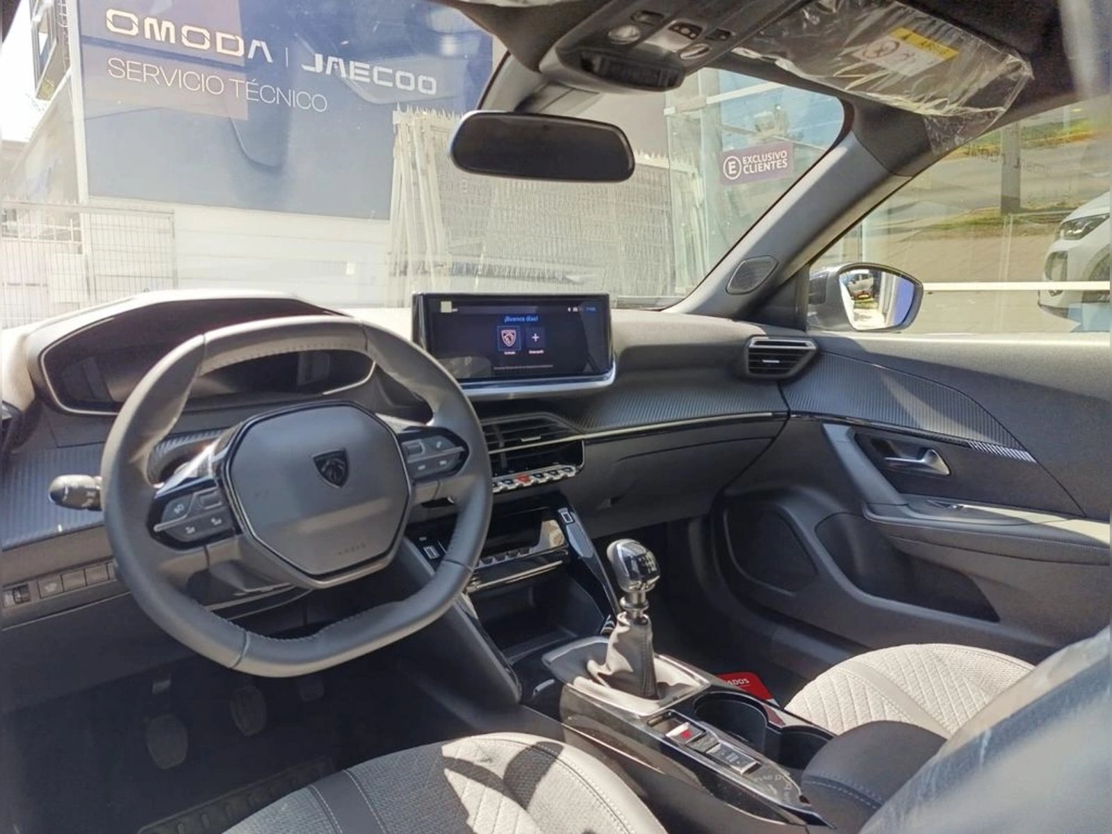 PEUGEOT 2008 MCA Allure Pack Puretech 130 2025 - Imagen 12 de 20
