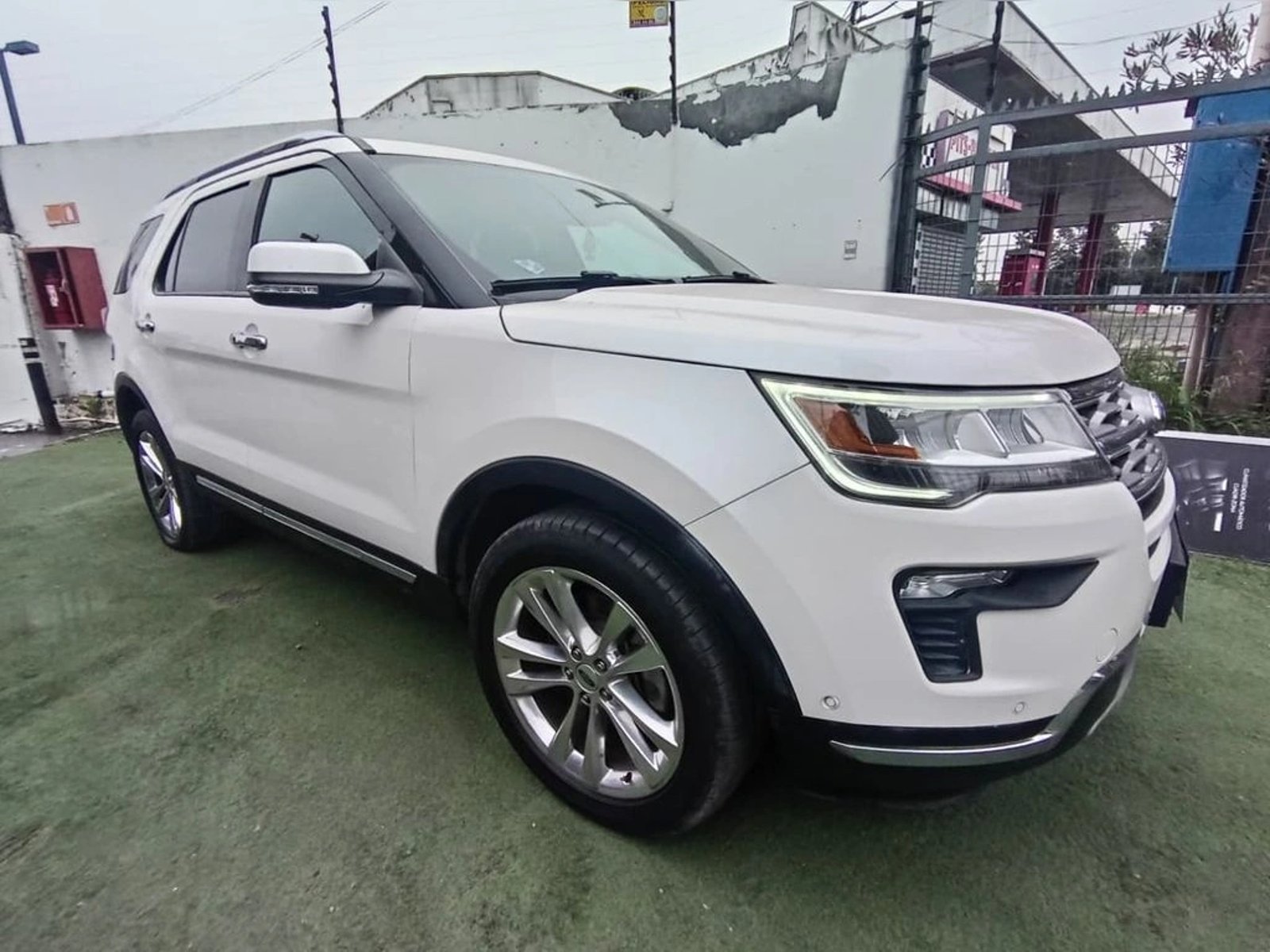 Ford EXPLORER Limited Ecoboost 2.3L 4x4 2020 - Imagen 3 de 14
