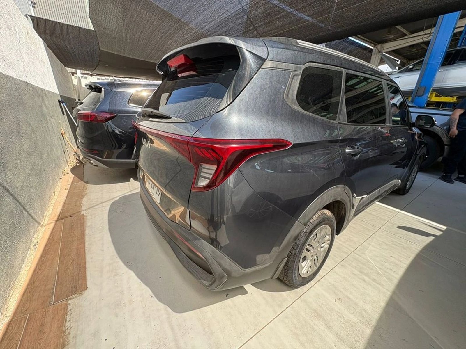 Kia CARENS 1.5L LX 4X2 6MT 5P 2022 - Foto 4 de 5