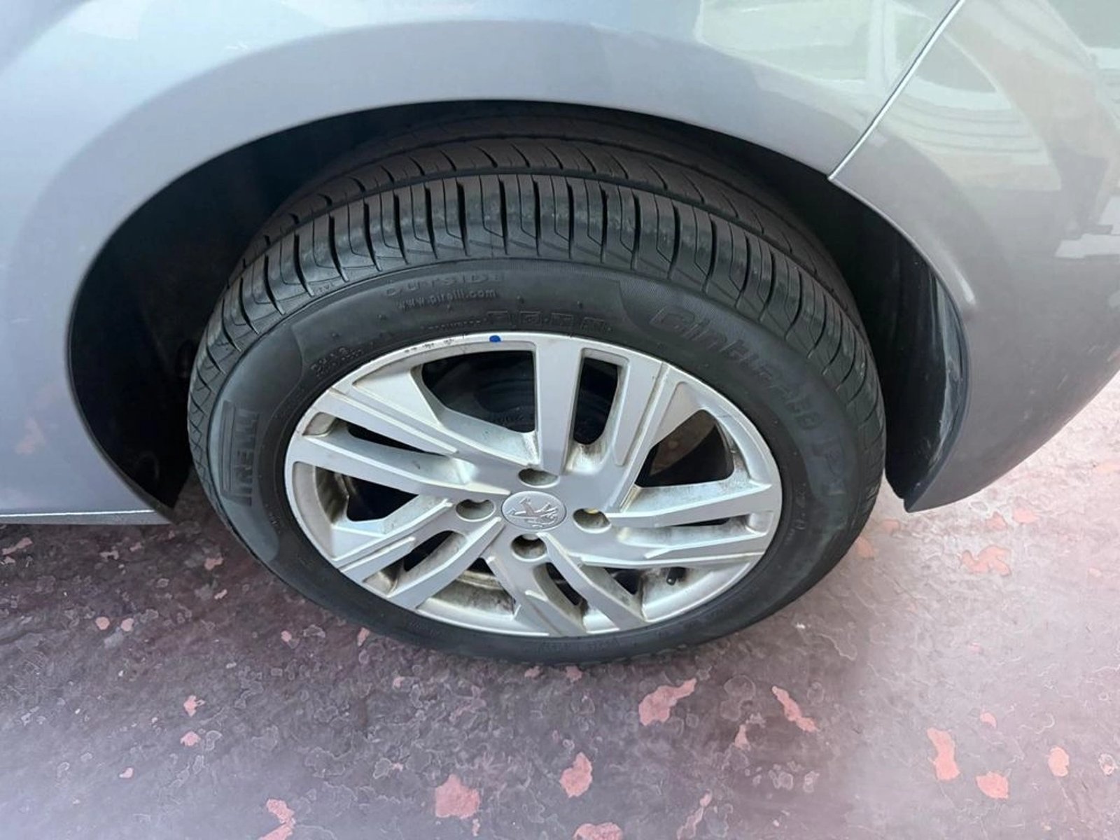 Peugeot 208 PURETECH 75 MT 1.2 2023 - Imagen 7 de 12