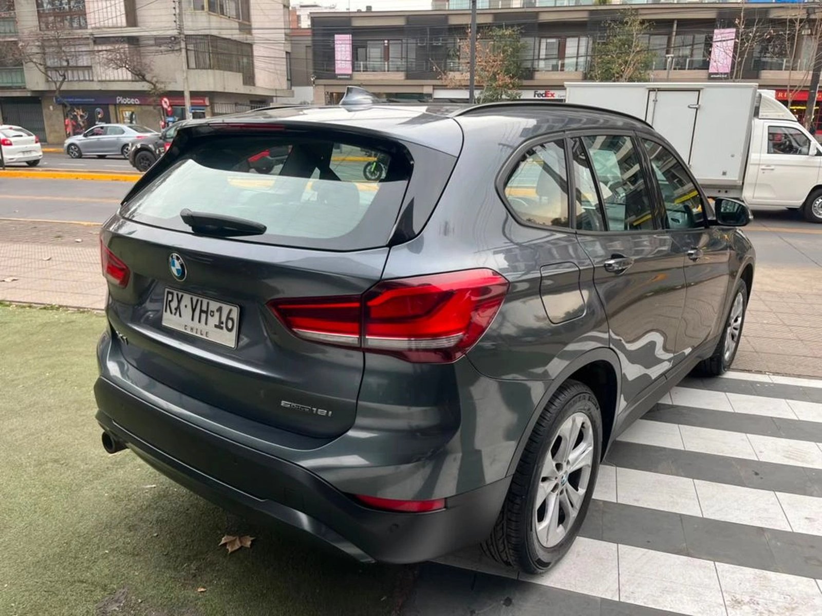 BMW X1 SDRIVE 20I URBAN  2.0 AUT 2022 - Imagen 6 de 17