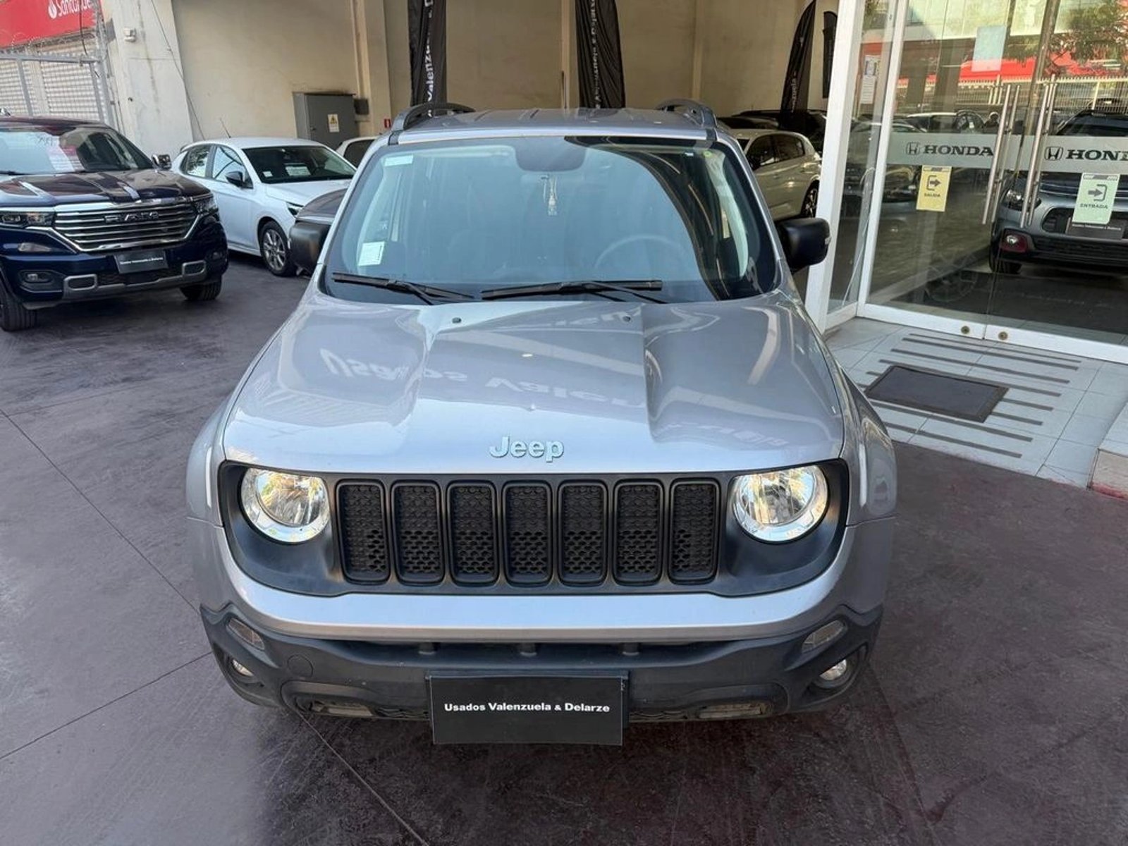Jeep RENEGADE SPORT 1.8 2021 - Foto 2 de 11