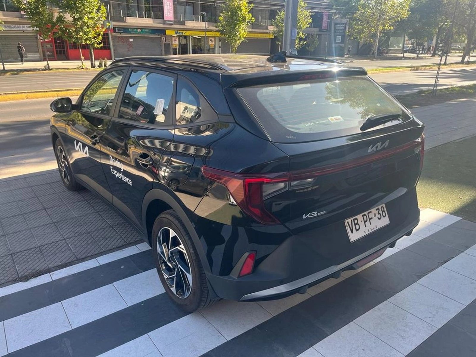 Kia K3 CROSS EX 1.6L 6AT  (2368) 2025 - Foto 4 de 14