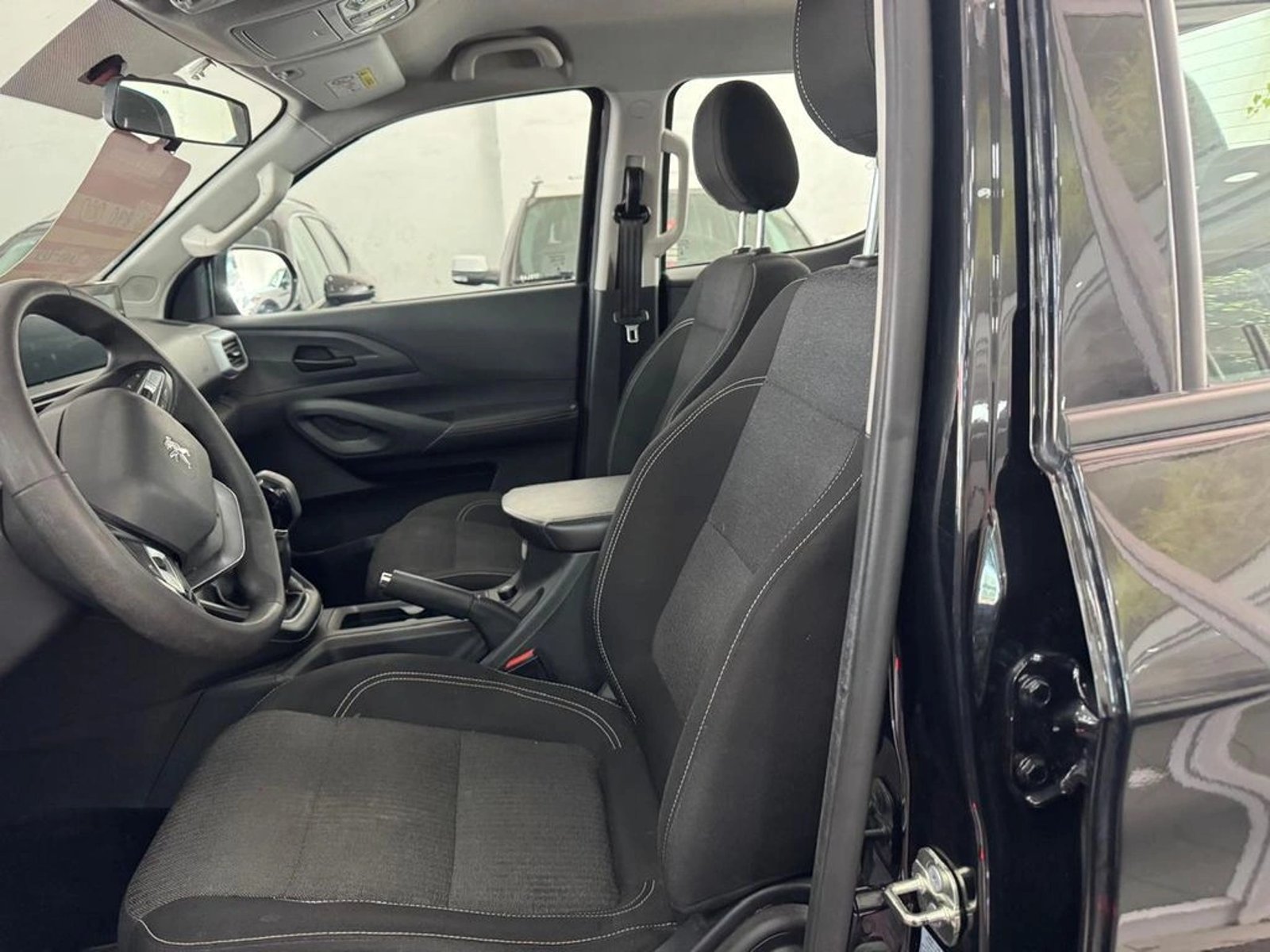 PEUGEOT LANDTREK Active BlueHDi 180 4x2 2024 - Imagen 8 de 16