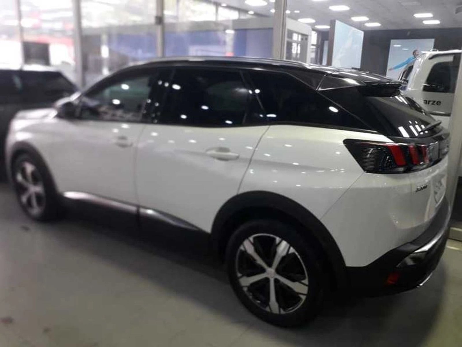 Peugeot 3008 ALLURE 165HP 1.6 AUT 2019 - Foto 2 de 3