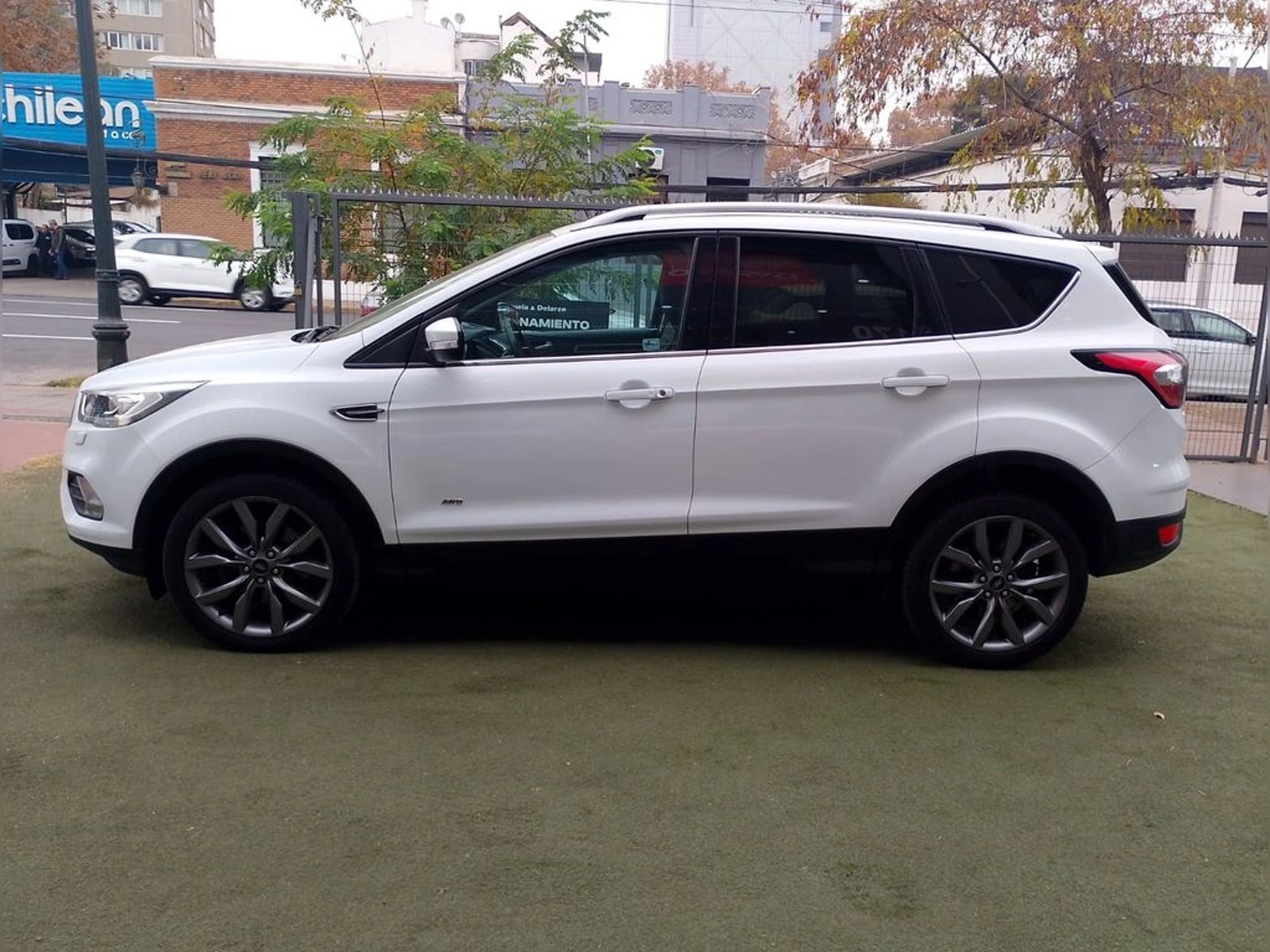 Ford ESCAPE Titanium Diésel AT AWD 2020 - Imagen 8 de 18