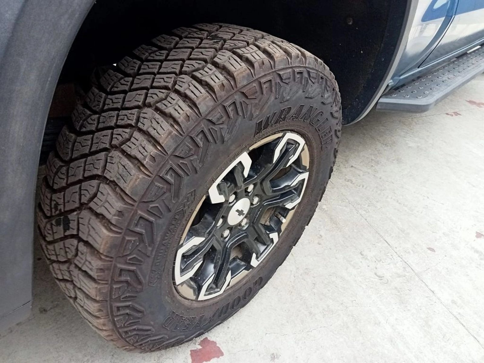 CHEVROLET SILVERADO 6.2 ZR2 Auto DC 4WD R 2025 - Imagen 15 de 18