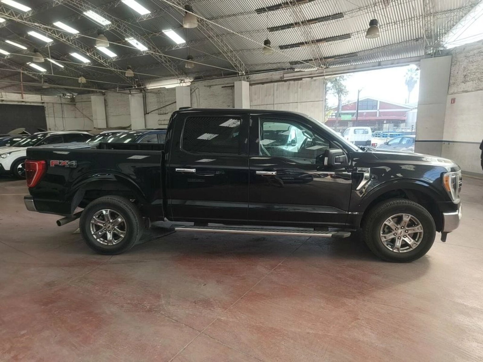 FORD F-150 XLT 4X4 5.0 AUT 2024 - Imagen 8 de 17