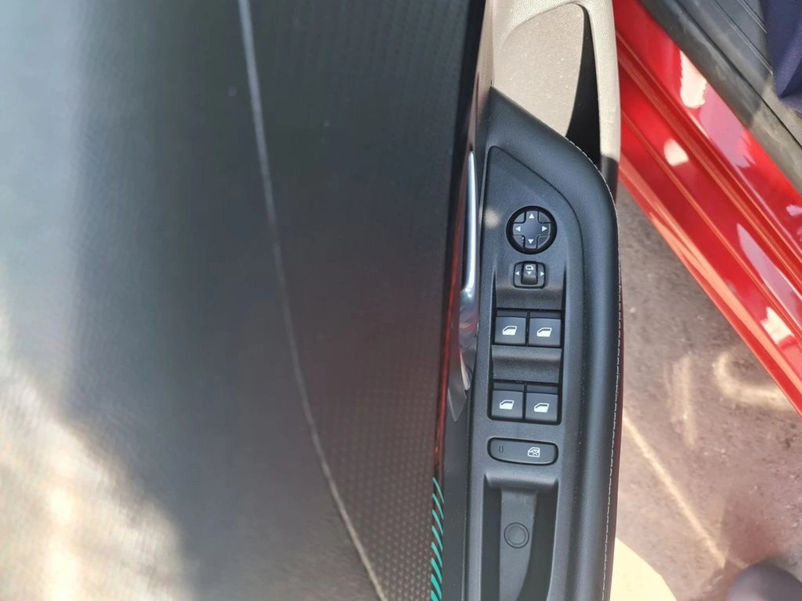 PEUGEOT 208 Allure Pack Puretech 130 EAT8 2024 - Imagen 11 de 20