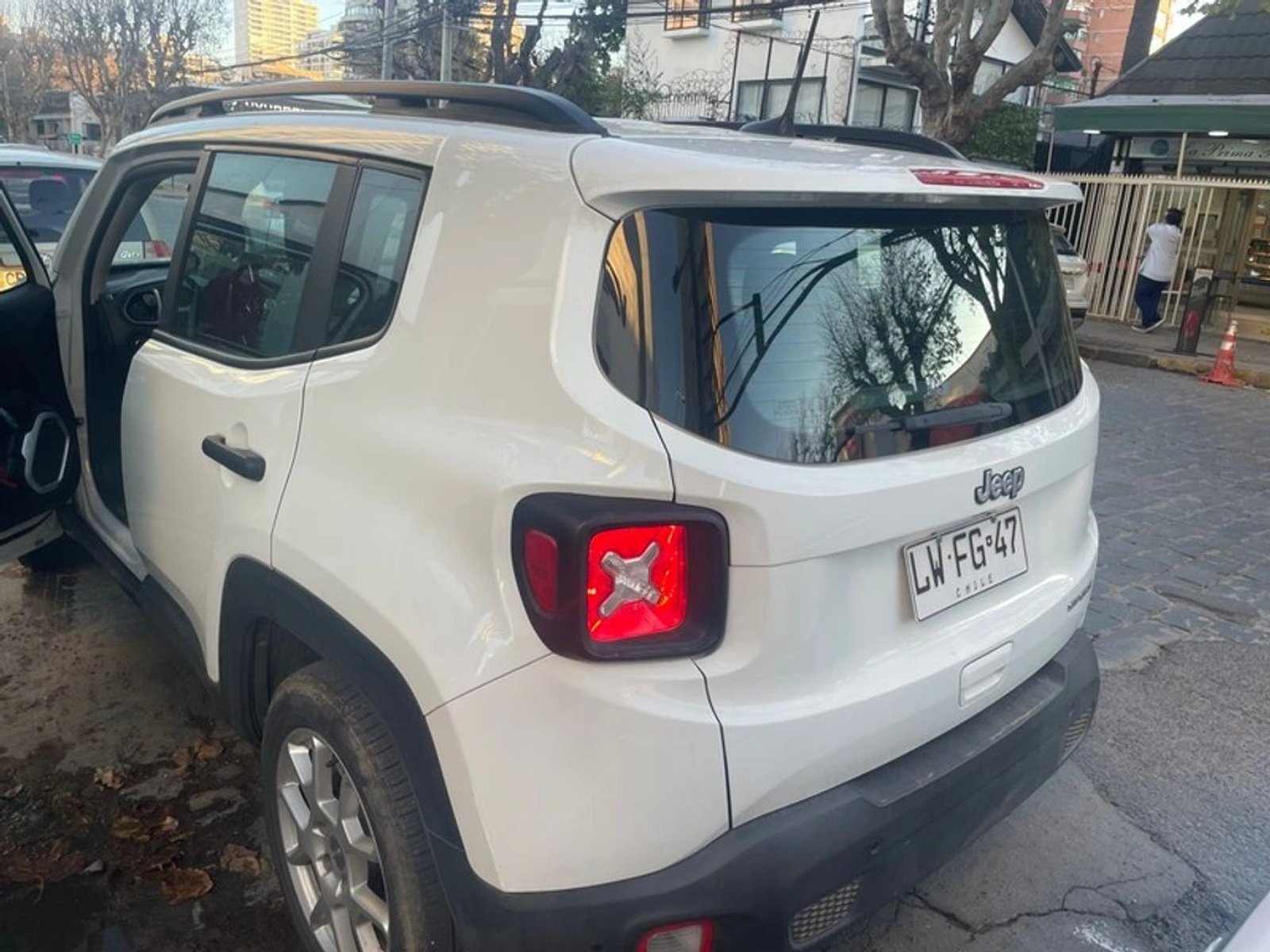 Jeep RENEGADE 1.8 Manual Sport LX MT 2020 - Foto 2 de 4