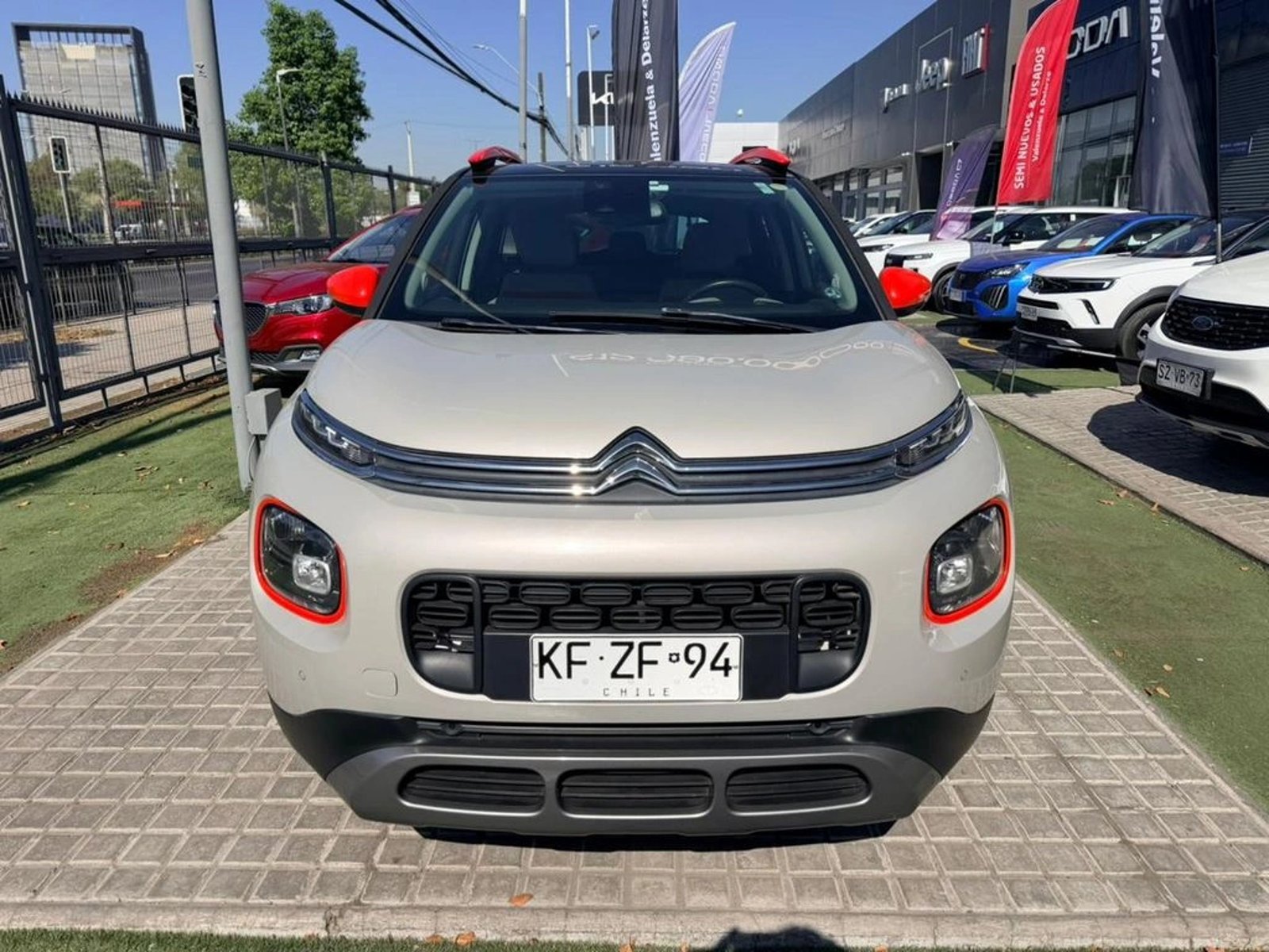 Citroën C3 AIRCROSS 1.2 PURETECH SHINE 4X2 110 S&S 6AT 5P 2018 - Foto 2 de 11
