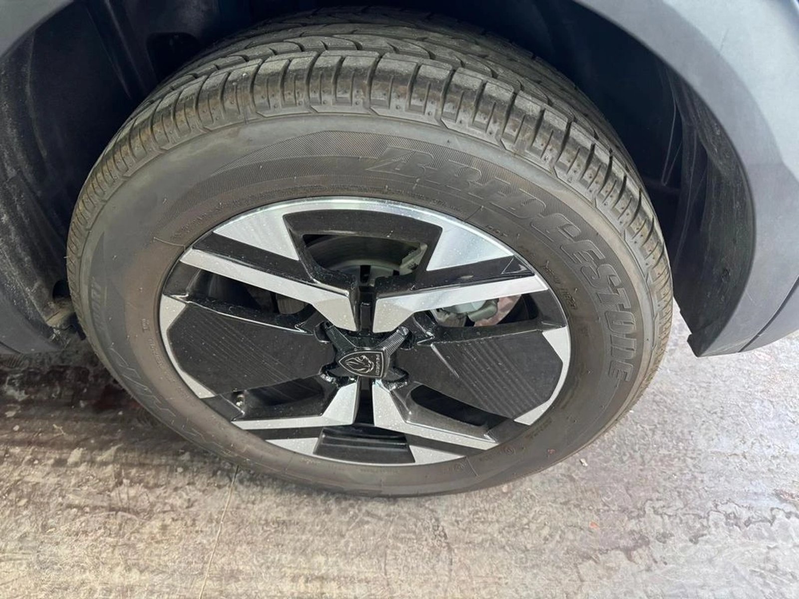 PEUGEOT 2008 MCA Allure Pack Puretech 130 2025 - Imagen 8 de 17