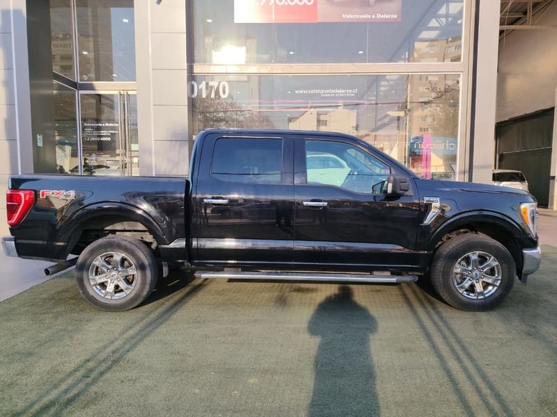 Ford F-150 XLT 4X4 5.0 AUT 2024 - Imagen 4 de 17