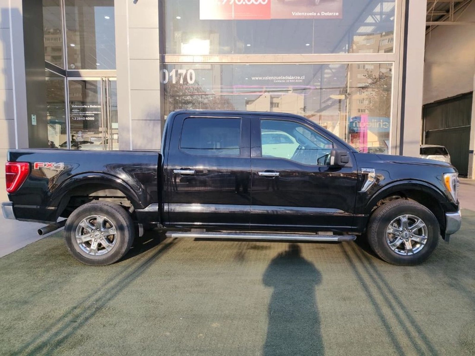 Ford F-150 XLT 4X4 5.0 AUT 2024 - Foto 4 de 17