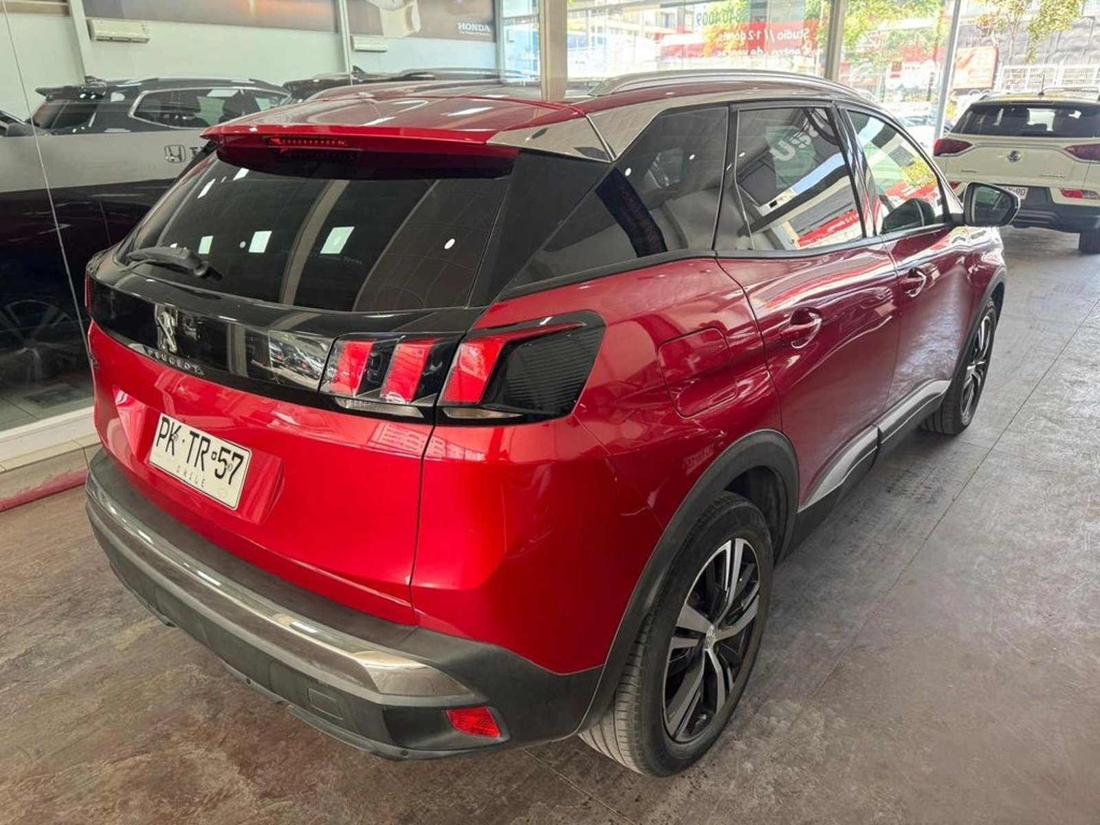Peugeot 3008 Allure BlueHDi 130 EAT6 2021 - Foto 4 de 13