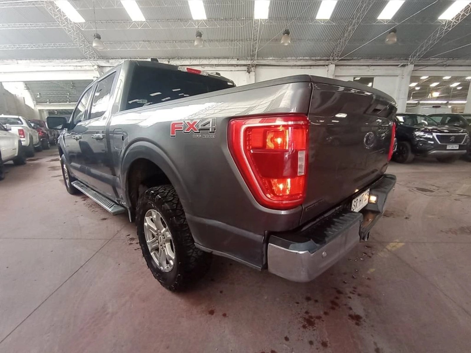 Ford F-150 XLT 4X4 5.0 AUT 2023 - Imagen 7 de 12