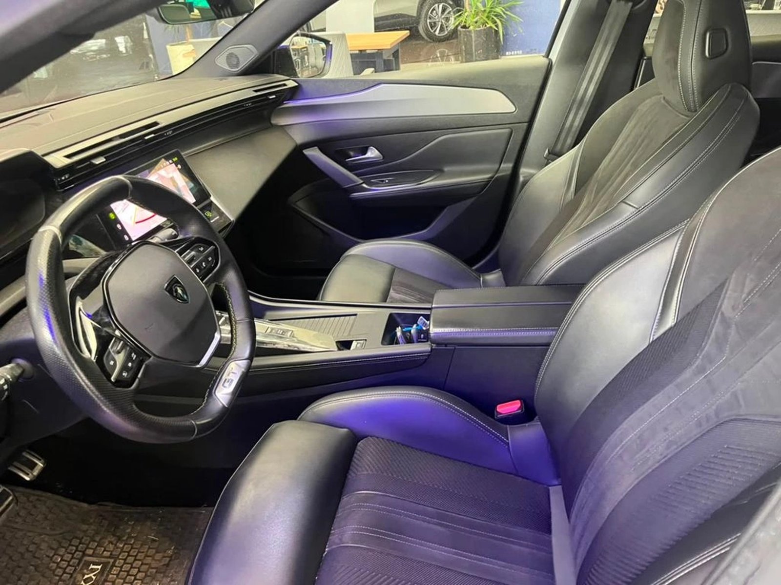 Peugeot 308 PURETECH 1.2 AUT 2023 - Imagen 9 de 15
