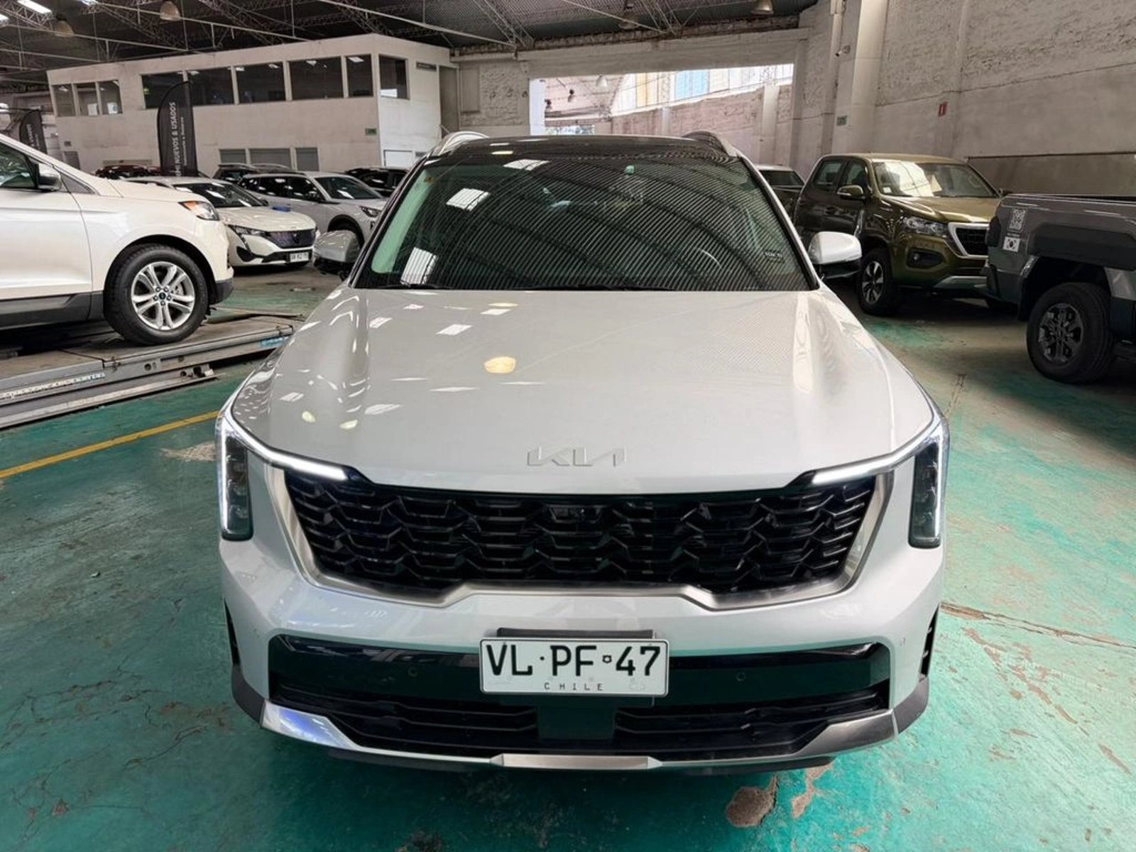 Kia SORENTO EX 3.5L GSL 8AT AWD FULL    (2360) 2026 - Foto 2 de 13