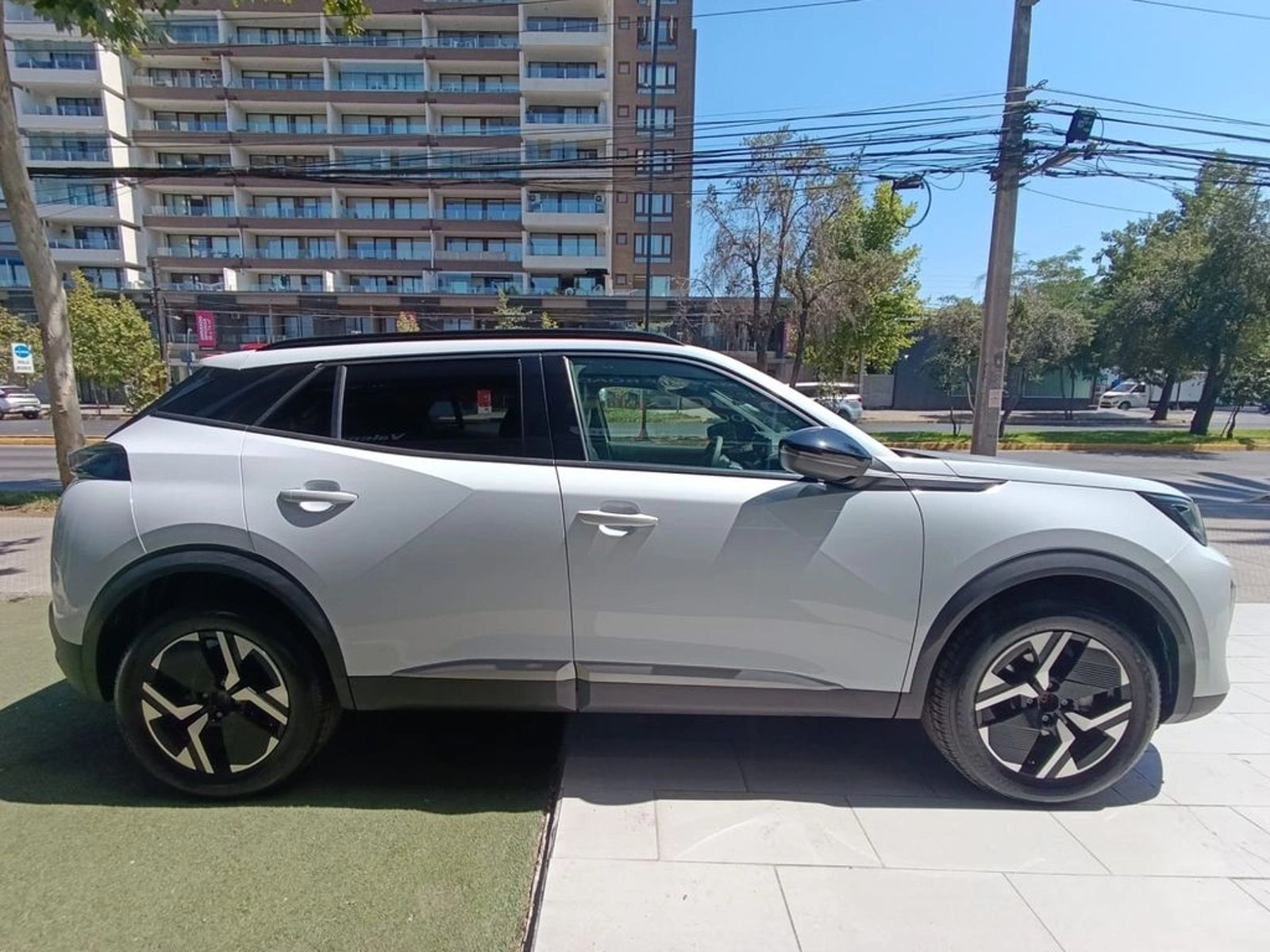 PEUGEOT 2008 MCA Allure Pack Puretech 130 2025 - Imagen 8 de 20