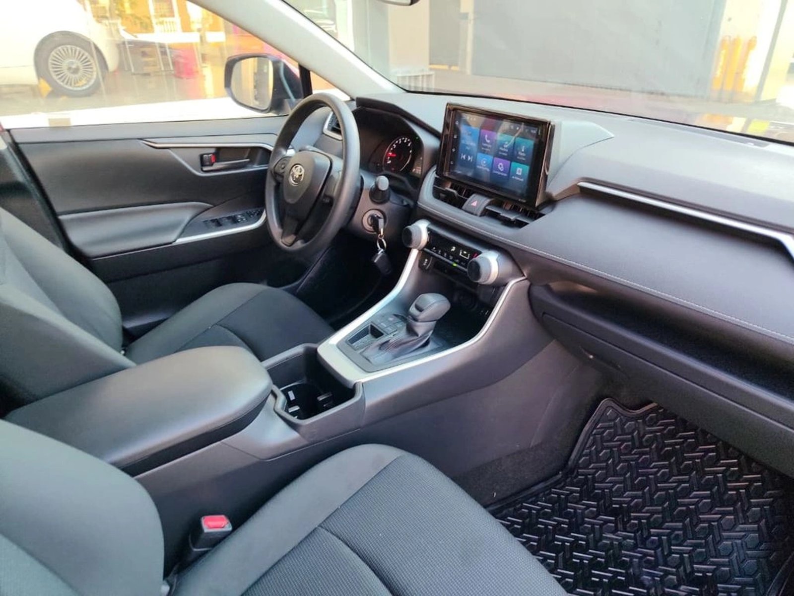 Toyota RAV4 2.0 AUT 2025 - Imagen 14 de 17