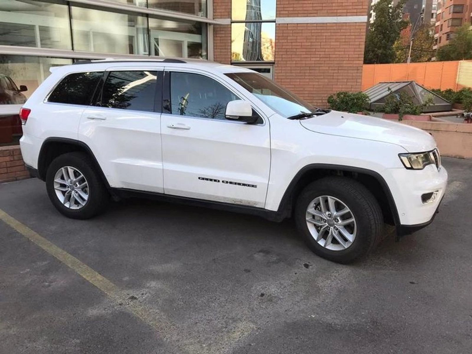 Jeep GRAND CHEROKEE 4X4 3.6 AUT 2018 - Foto 3 de 5