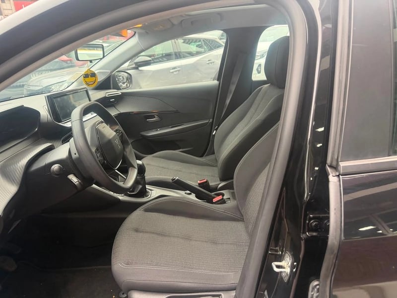 Peugeot 208 Style Puretech 75 2023 - Imagen 9 de 13
