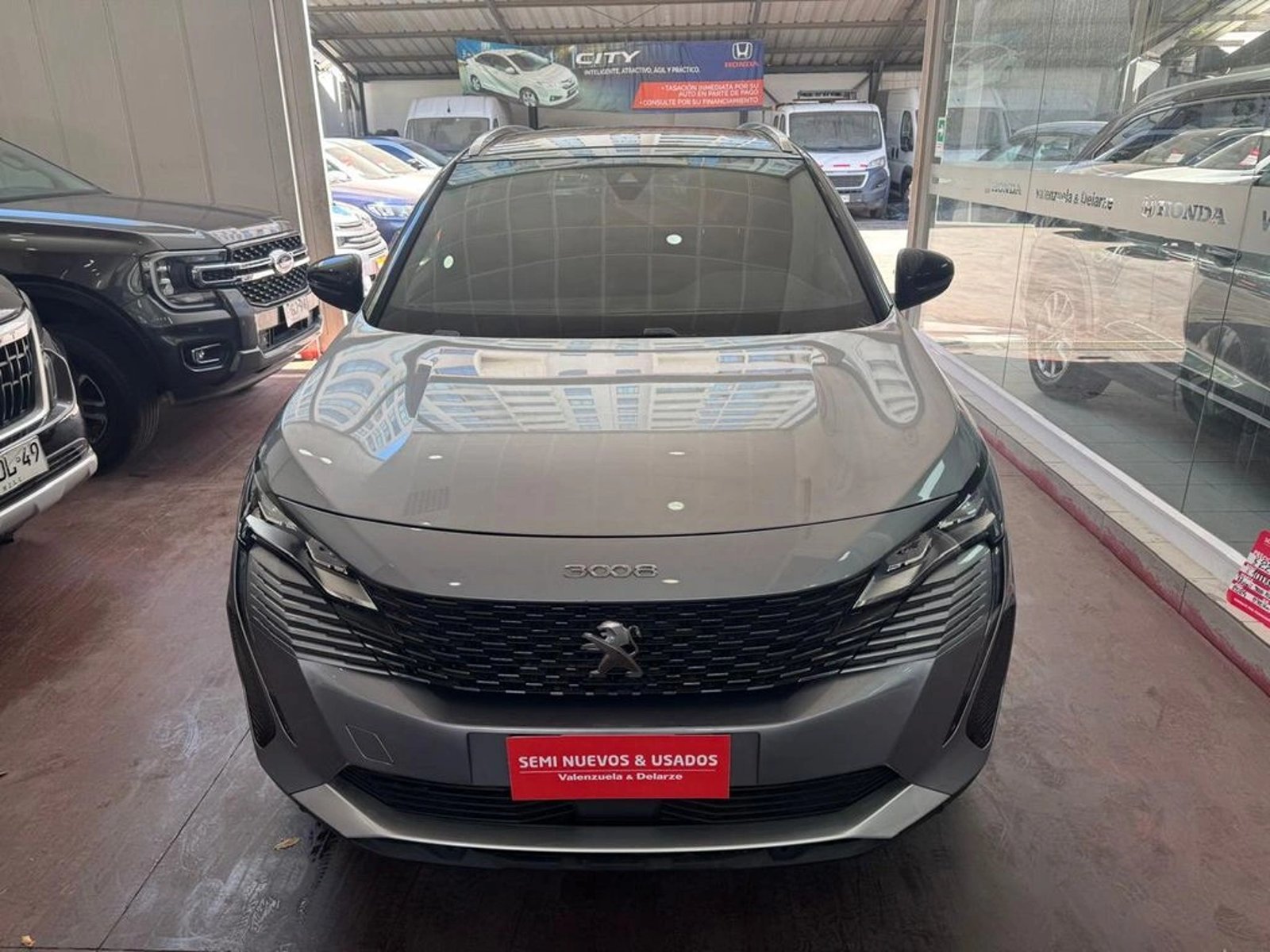 Peugeot 3008 Allure Pack THP 165 EAT6 2024 - Foto 2 de 13