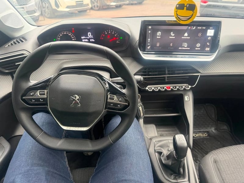 Peugeot 208 Style Puretech 75 2023 - Imagen 11 de 13
