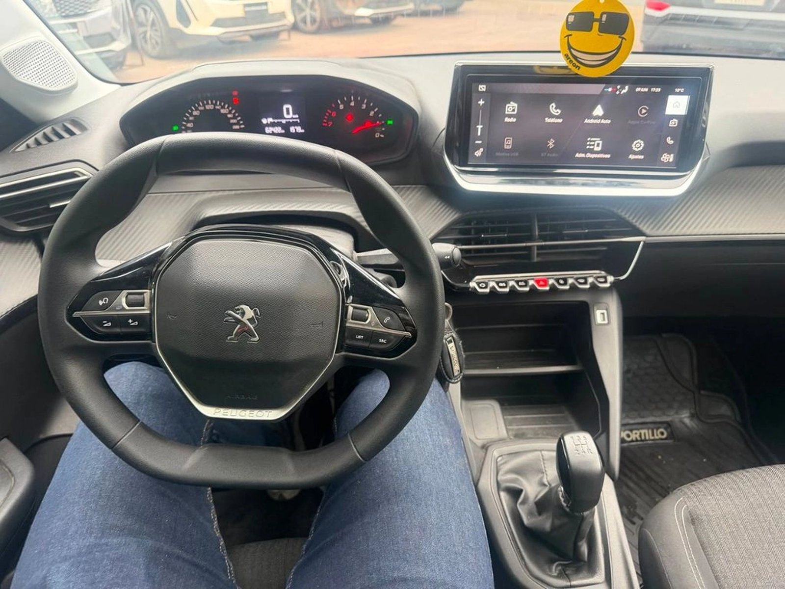 Peugeot 208 Style Puretech 75 2023 - Imagen 11 de 13