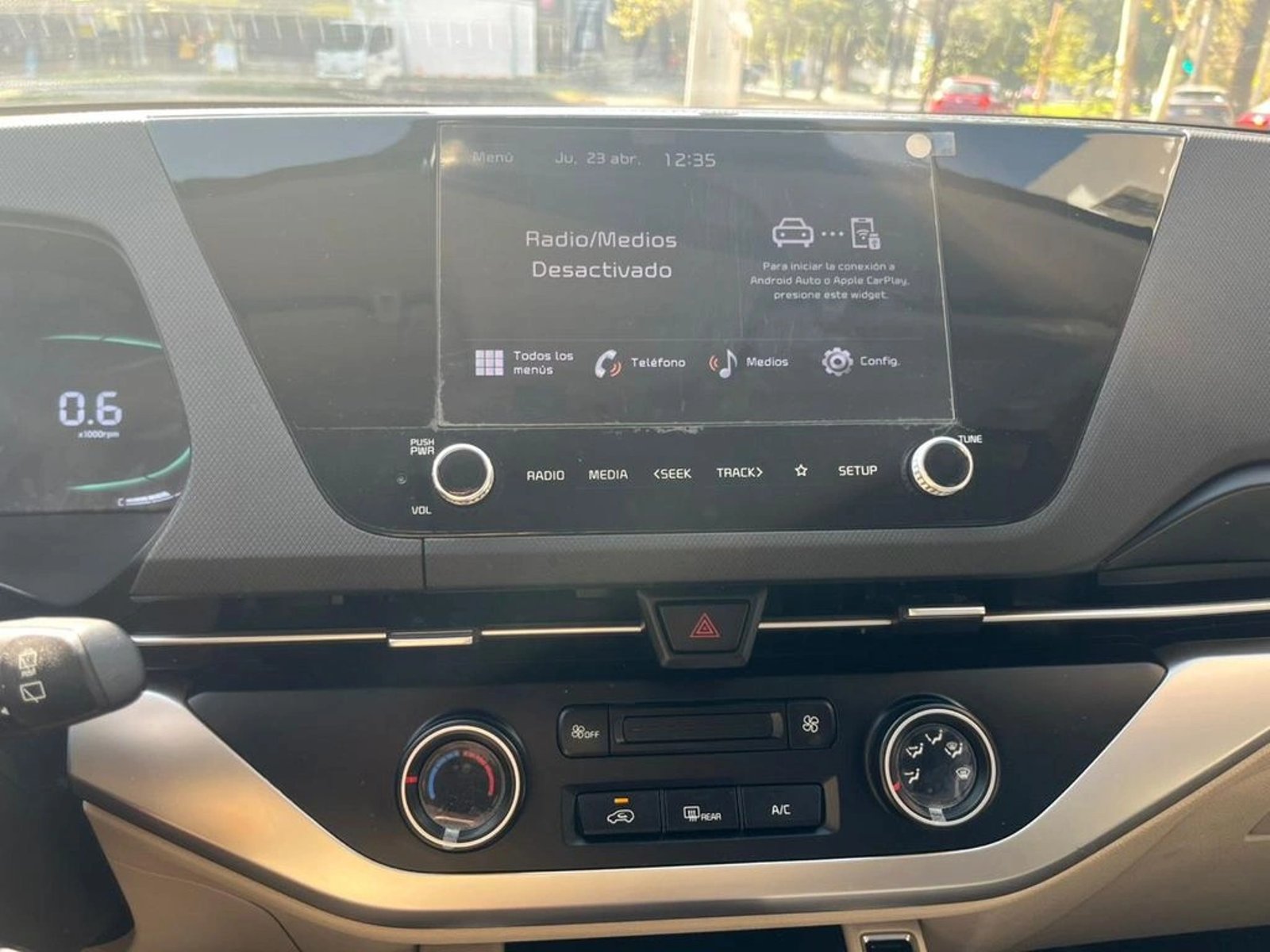 KIA CARENS EX 1.4 AUT 2022 - Imagen 13 de 20