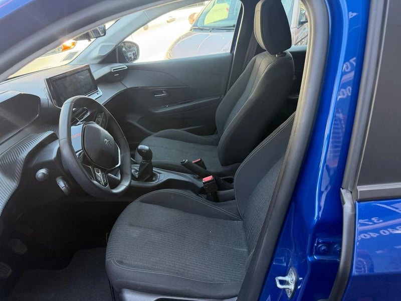 Peugeot 208 Style Puretech 75 2024 - Imagen 9 de 12