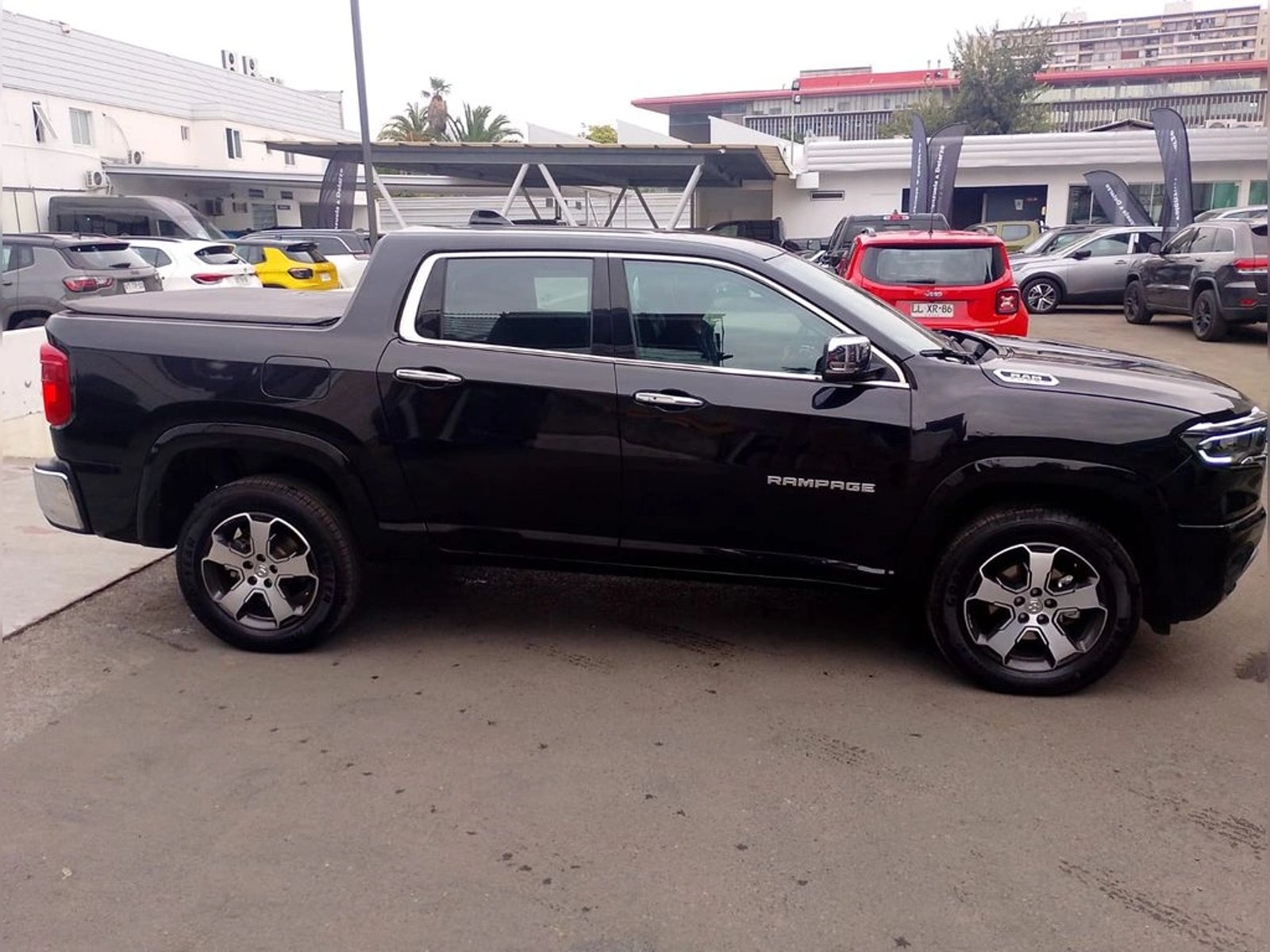 RAM RAMPAGE Laramie 2025 - Imagen 3 de 17