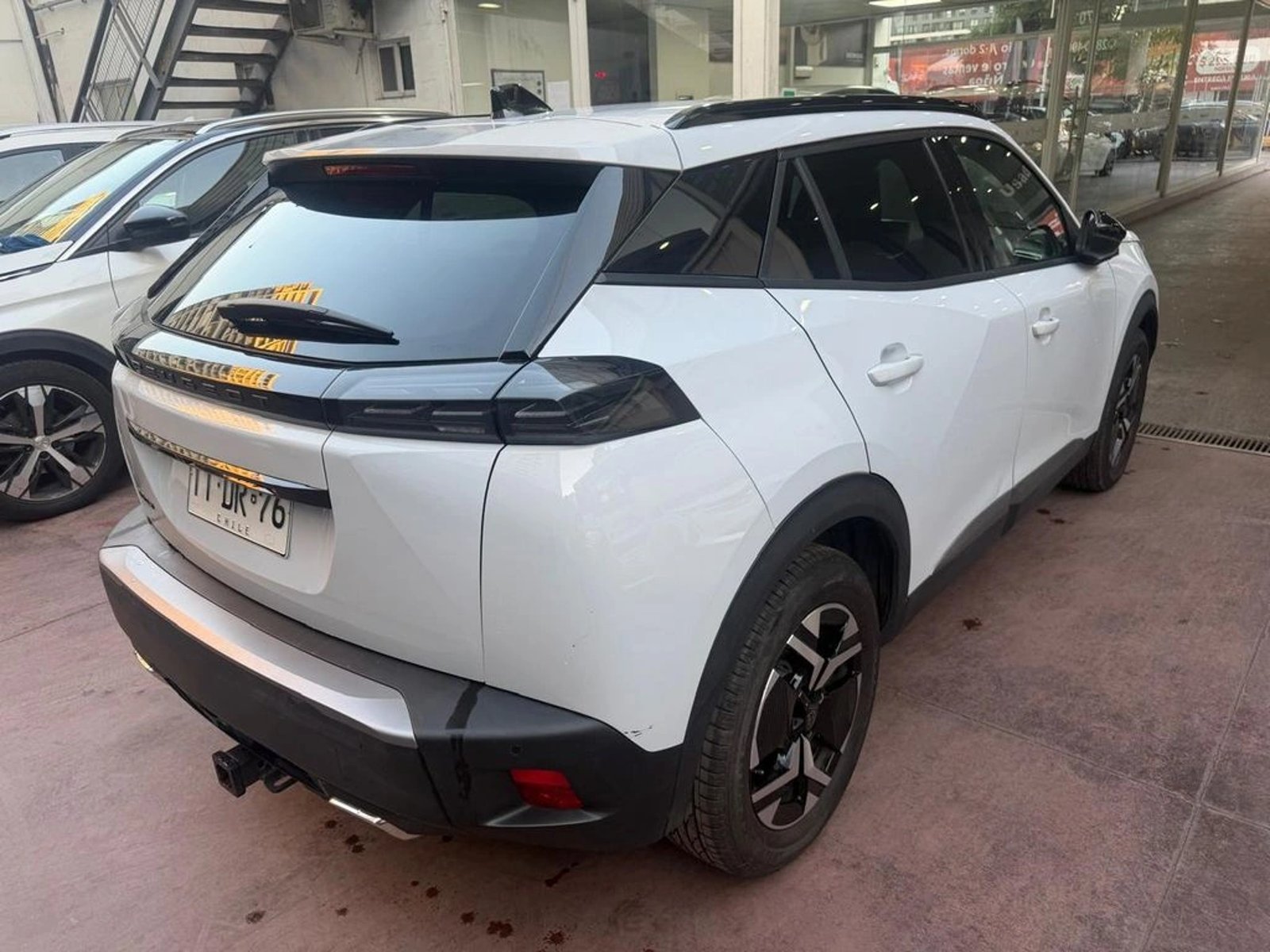 Peugeot 2008 ALLURE 130 1.2 AUT 2025 - Foto 4 de 13