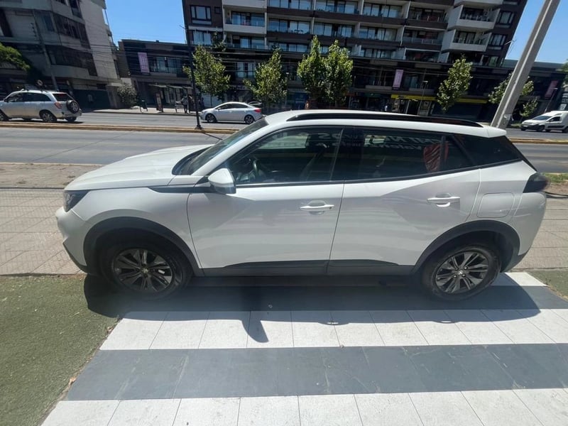 Peugeot 2008 Active Pack 2022 - Imagen 3 de 16