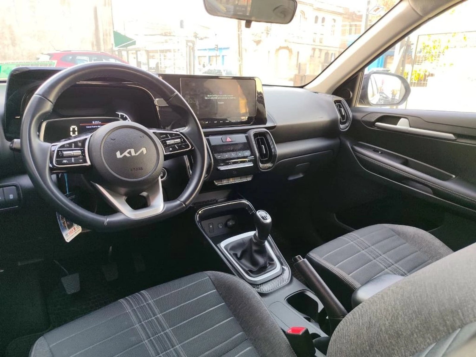 Kia SONET EX 1.5L 6MT FULL(2111) 2024 - Imagen 11 de 17