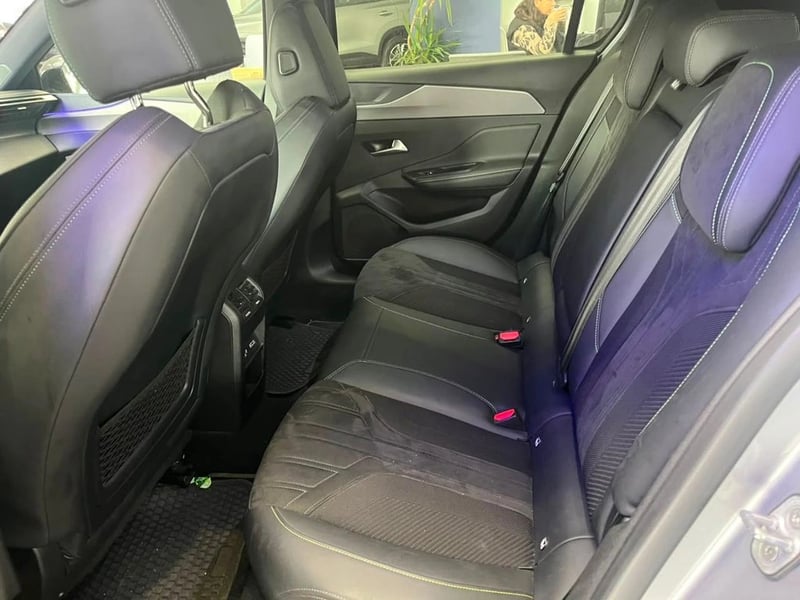 Peugeot 308 PURETECH 1.2 AUT 2023 - Imagen 10 de 15
