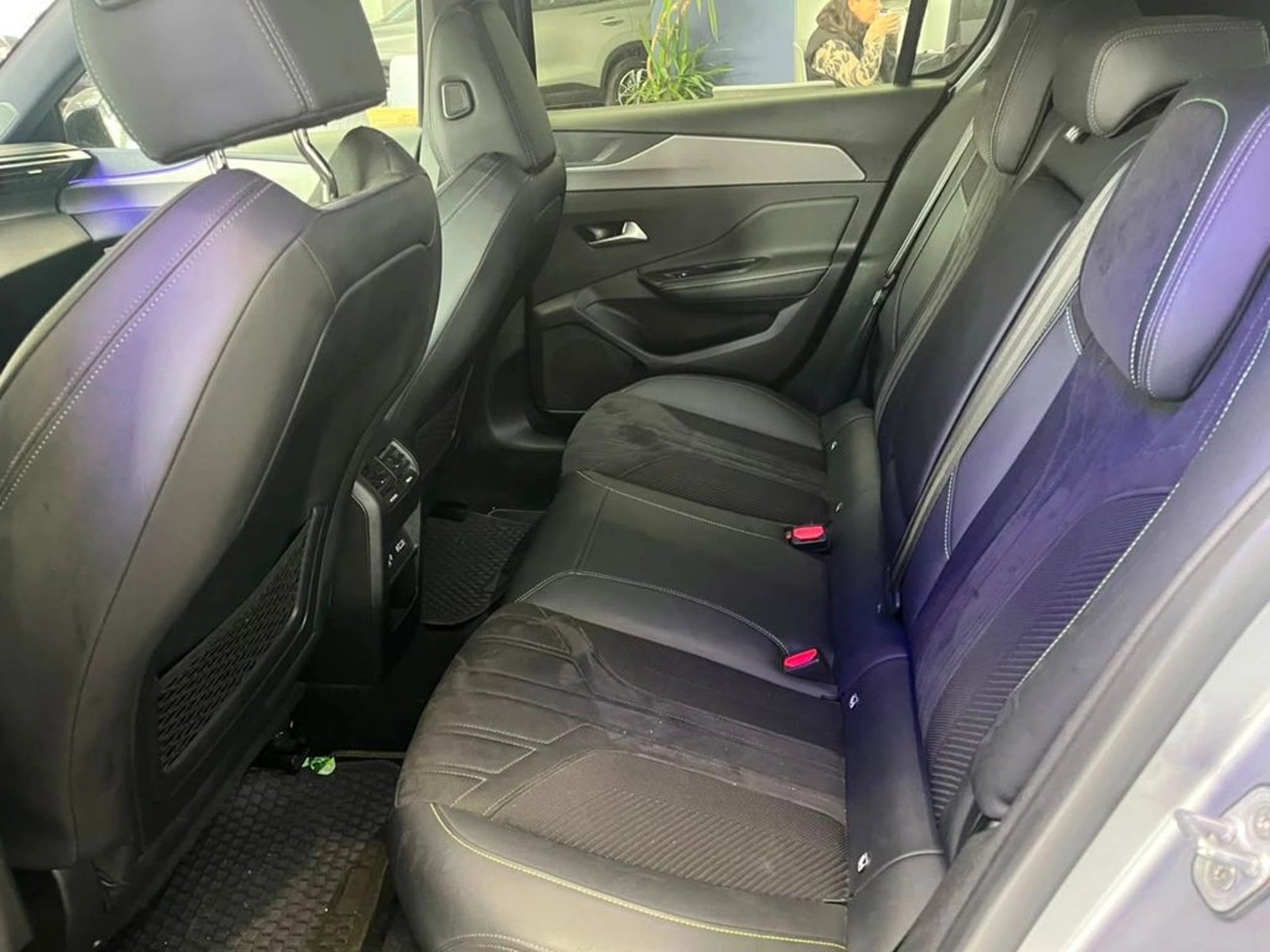 Peugeot 308 PURETECH 1.2 AUT 2023 - Imagen 10 de 15