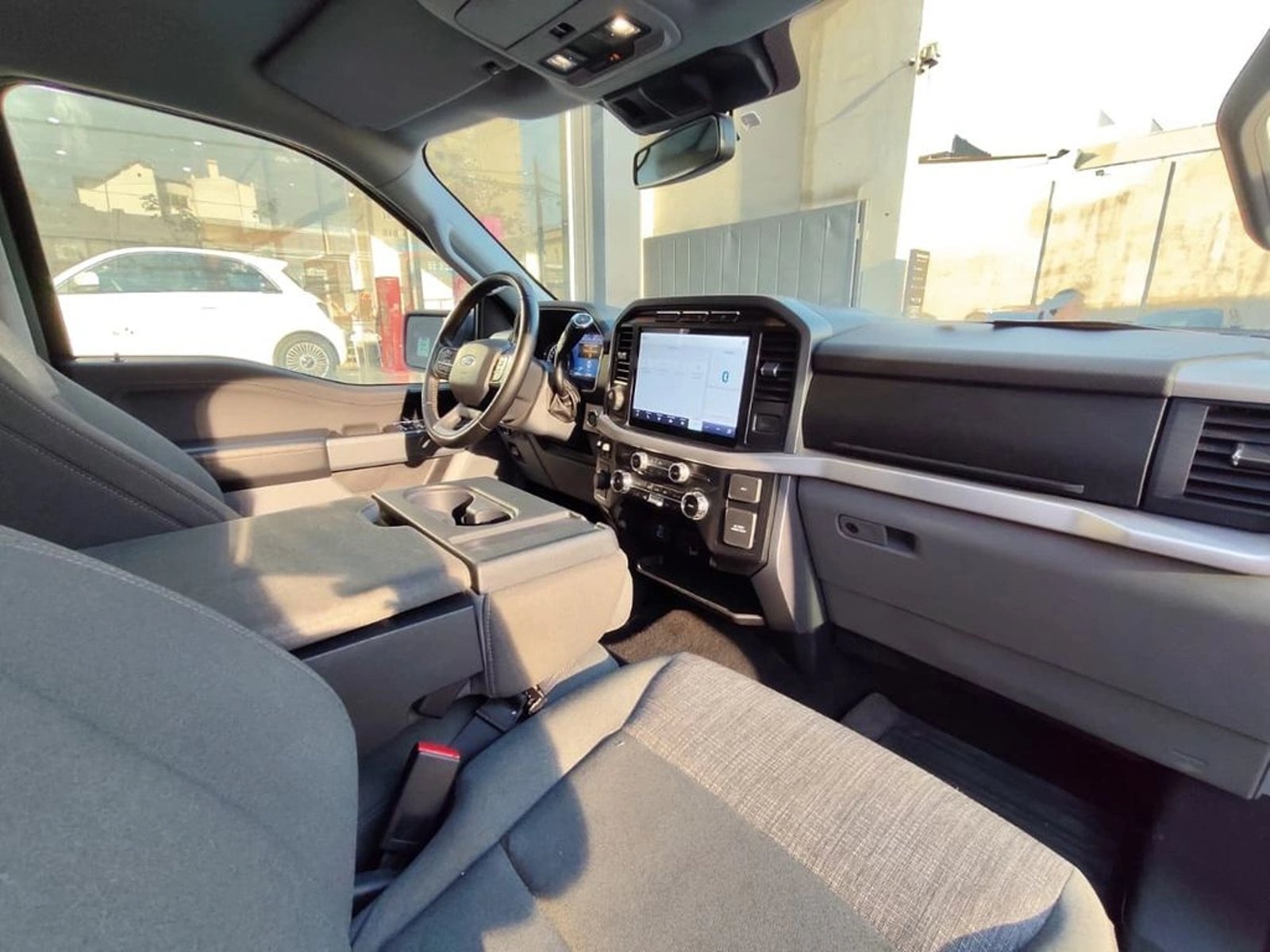 Ford F-150 XLT 4X4 5.0 AUT 2024 - Imagen 13 de 17
