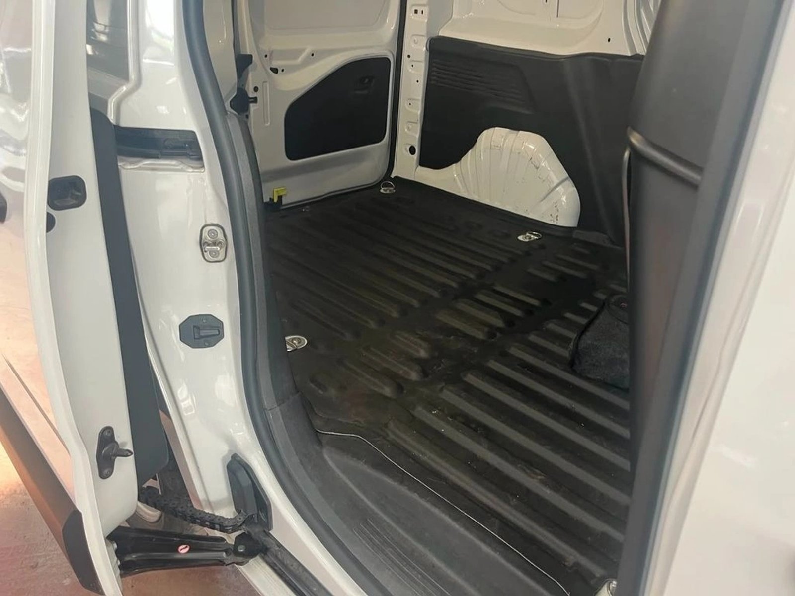 Peugeot PARTNER L1 BlueHDi 100 2024 - Imagen 11 de 15