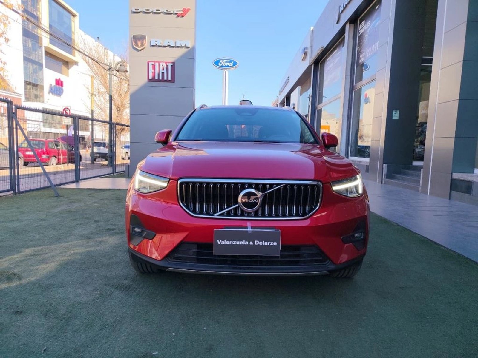Volvo XC40 B4 ULTIMATE 2.0 AUT 2023 - Foto 2 de 19