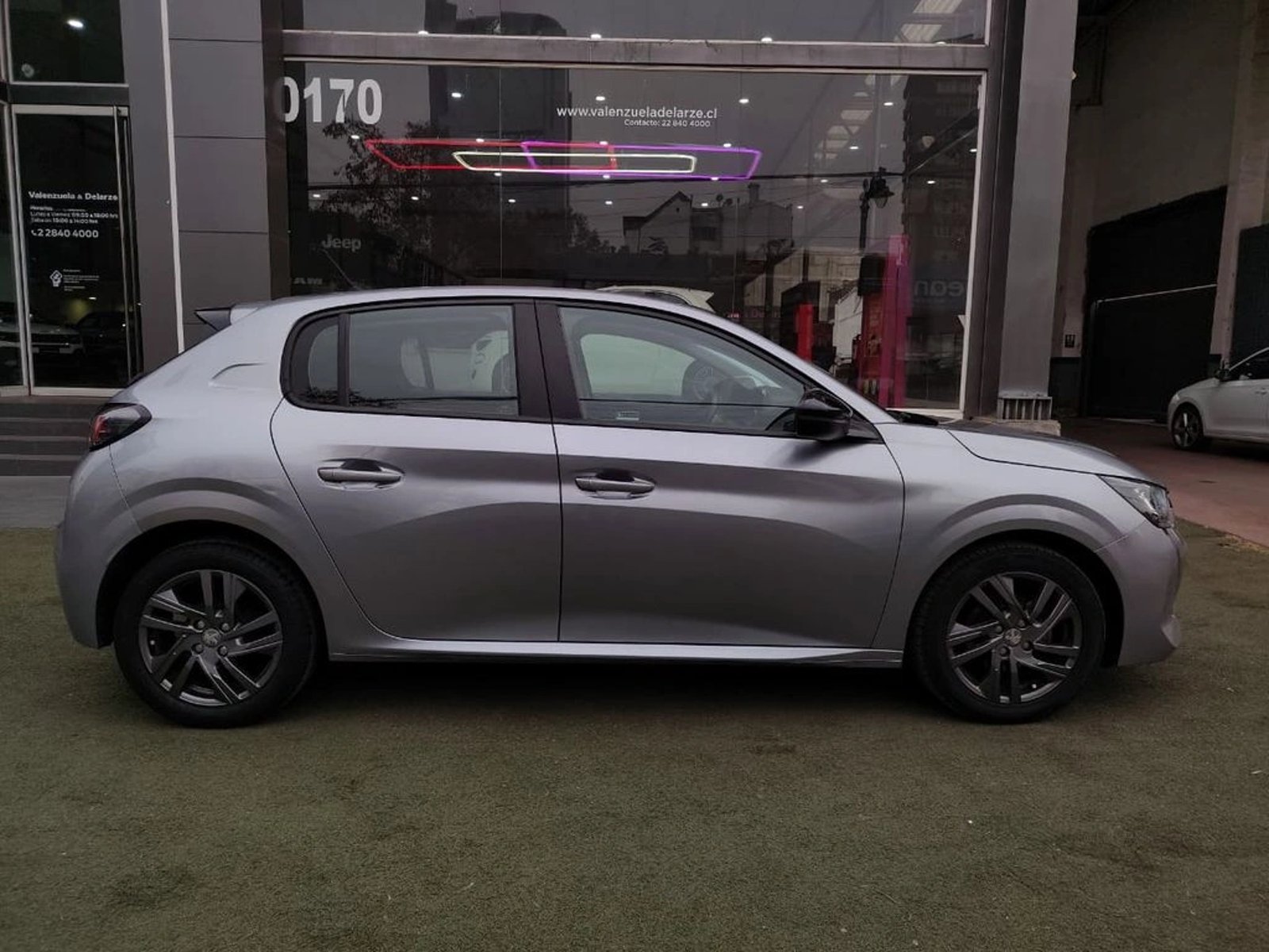 Peugeot 208 Active Pack Puretech 75 MT5 2022 - Foto 4 de 15