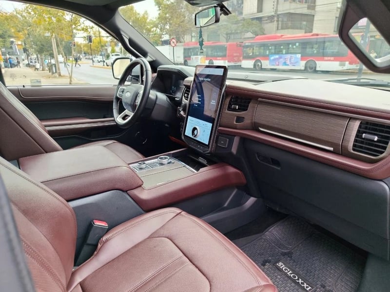 Ford EXPEDITION 3.5 LIMITED 4WD AT 5P 2023 - Imagen 14 de 20