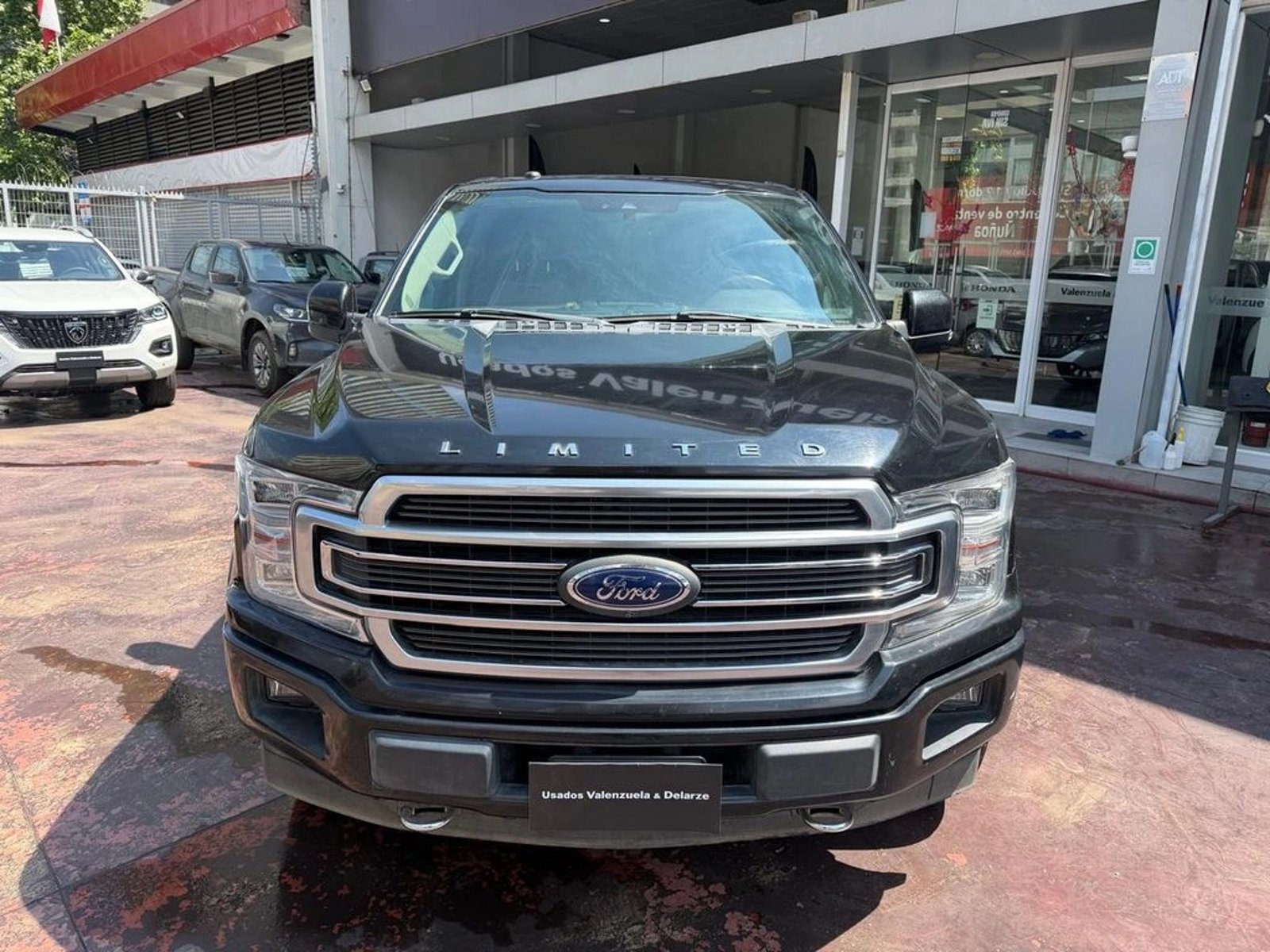 Ford F-150 LIMITED 3.5 AT 2021 - Foto 2 de 16