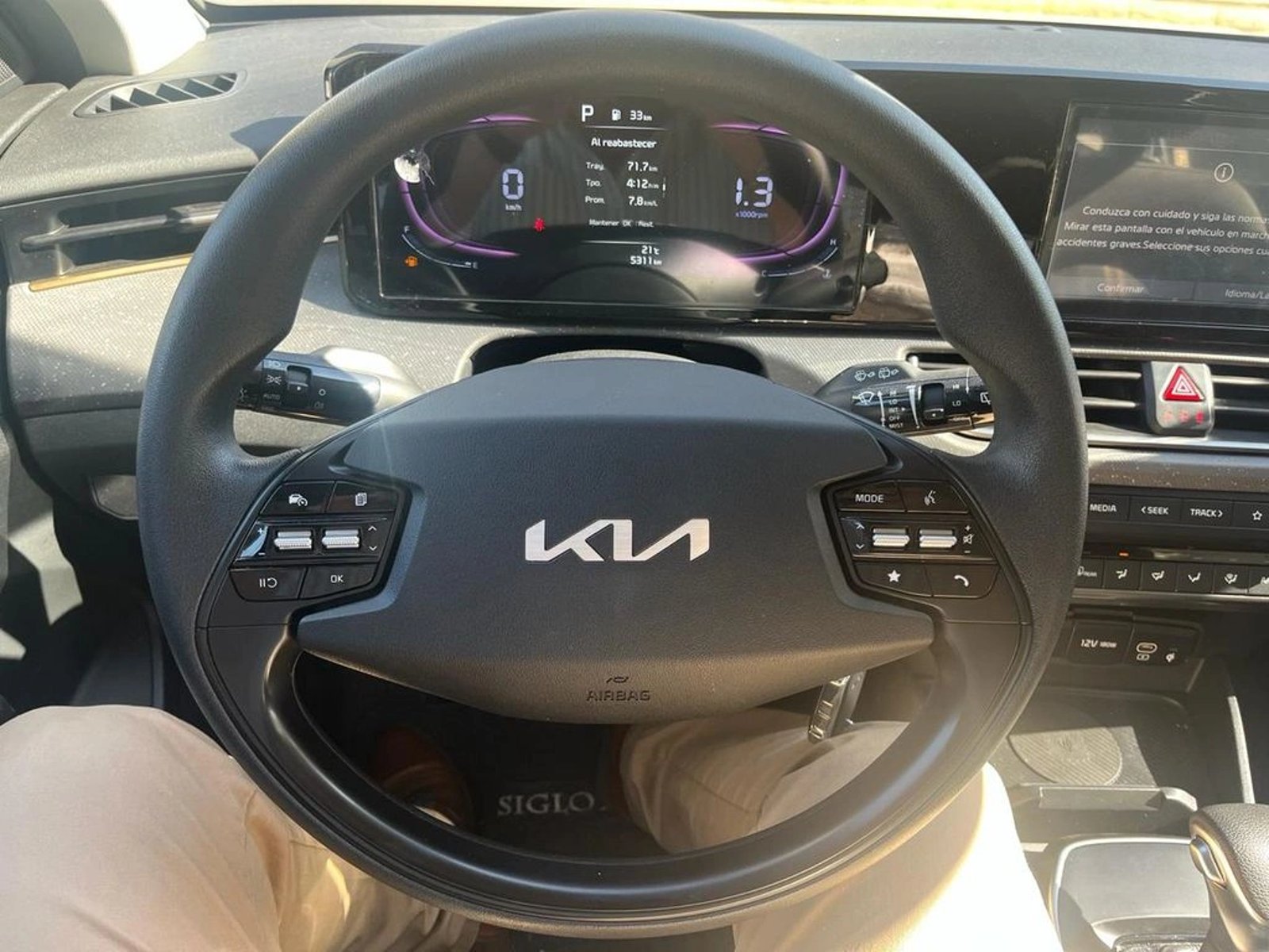 KIA K3 CROSS EX 1.6L 6AT  (2368) 2025 - Imagen 13 de 19