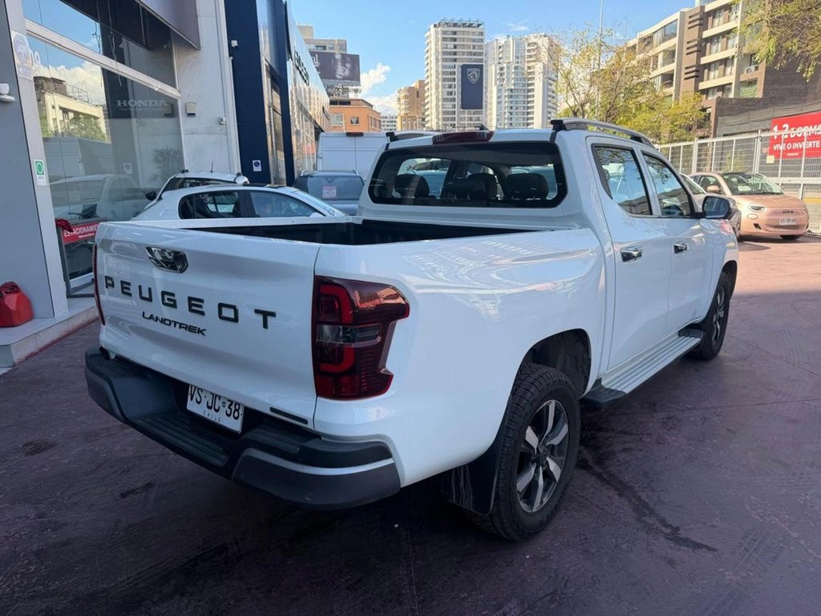 Peugeot LANDTREK MCA Action4 Diesel 200hp 4x4 AT 2026 - Imagen 4 de 12